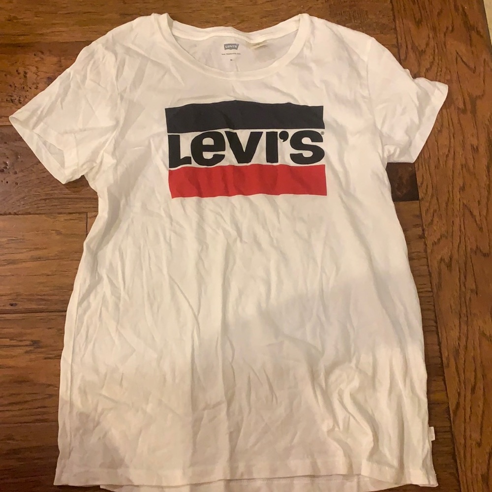 LEVI t-shirt. Size Medium. WORN ONCE